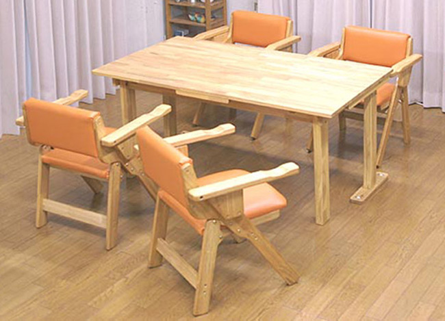 木製折りたたみテーブル NK-2449 幅135×奥行き80×高さ65cmのテーブルと肘付き椅子 NK-2481の5点セット
